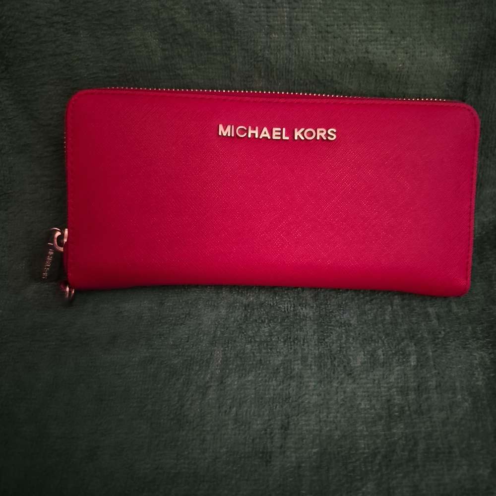 Women's Michael Kors Red Wallet Plenty Of Compartments For ID And Credit Cards